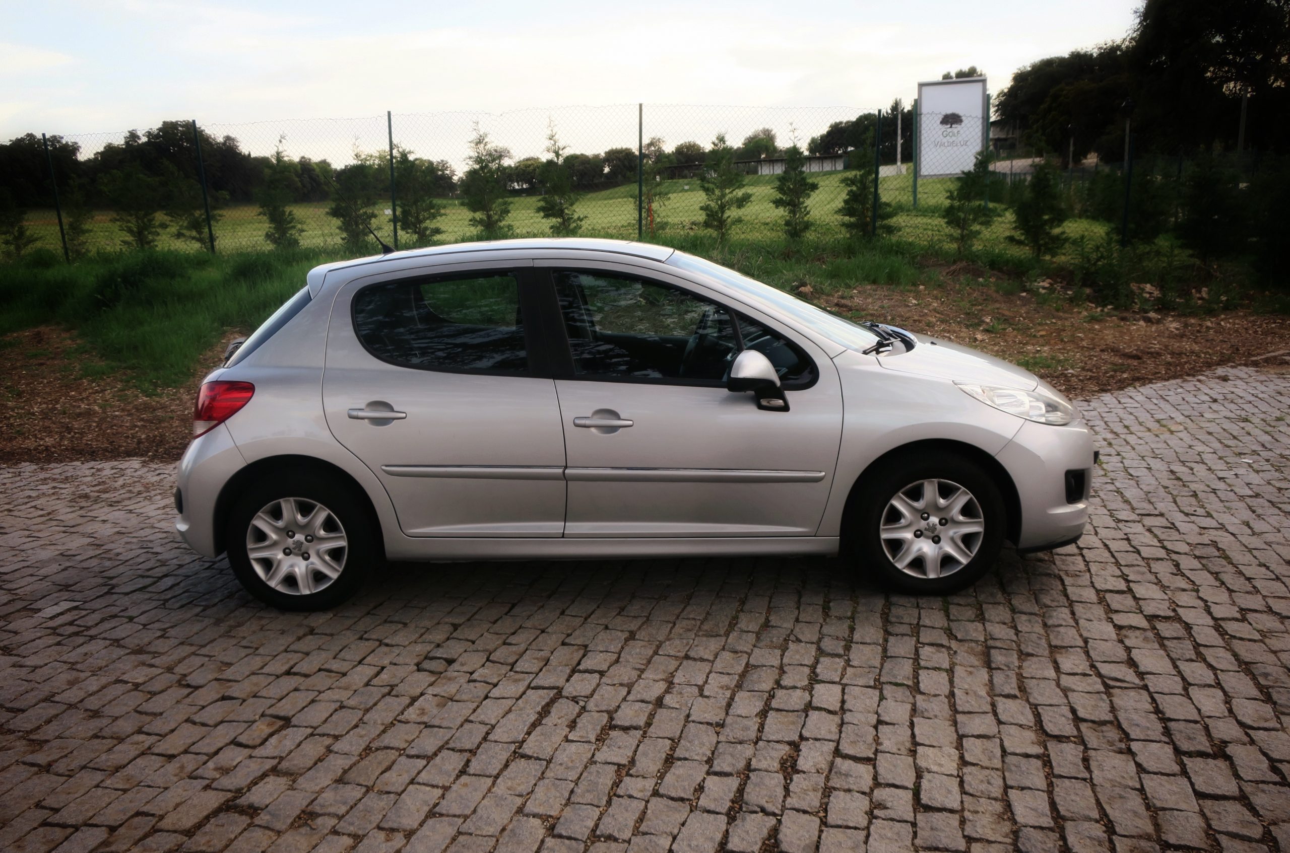 Peugeot 207 Access 1.4 HDi 70CV