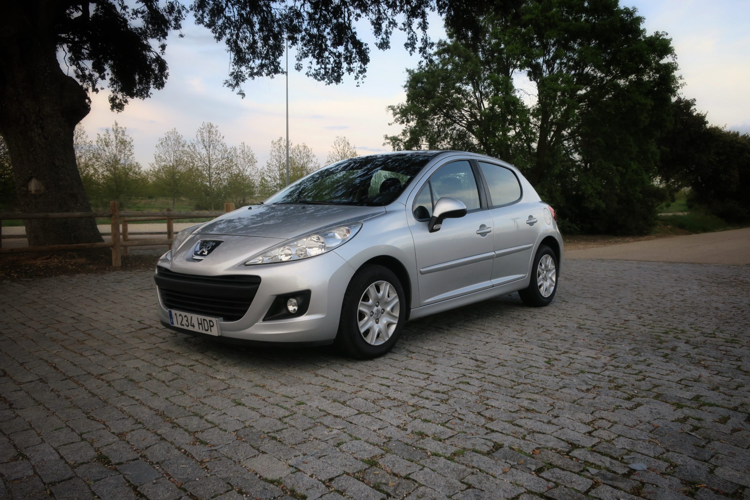 Peugeot 207 Access 1.4 HDi 70CV