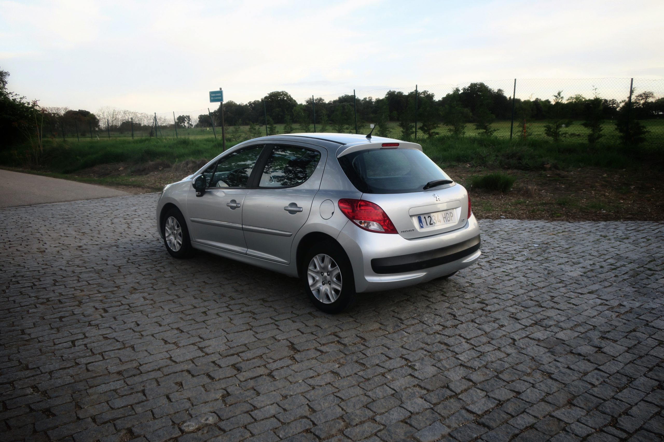 Peugeot 207 Access 1.4 HDi 70CV