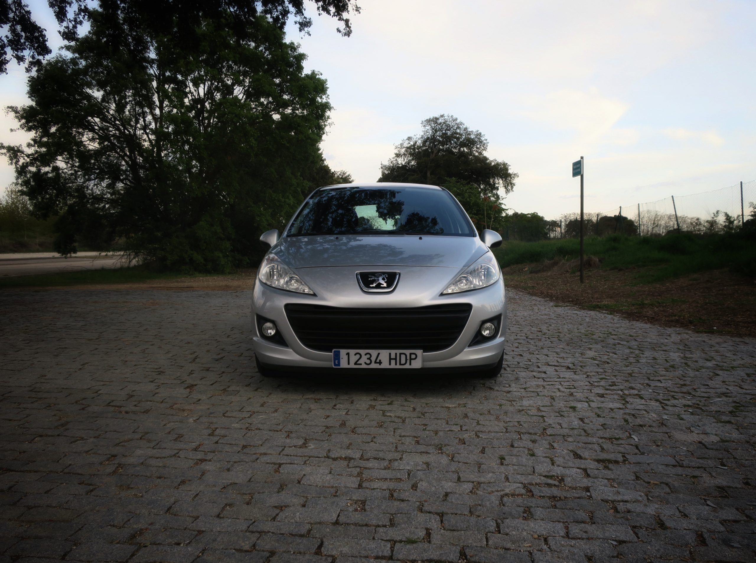 Peugeot 207 Access 1.4 HDi 70CV