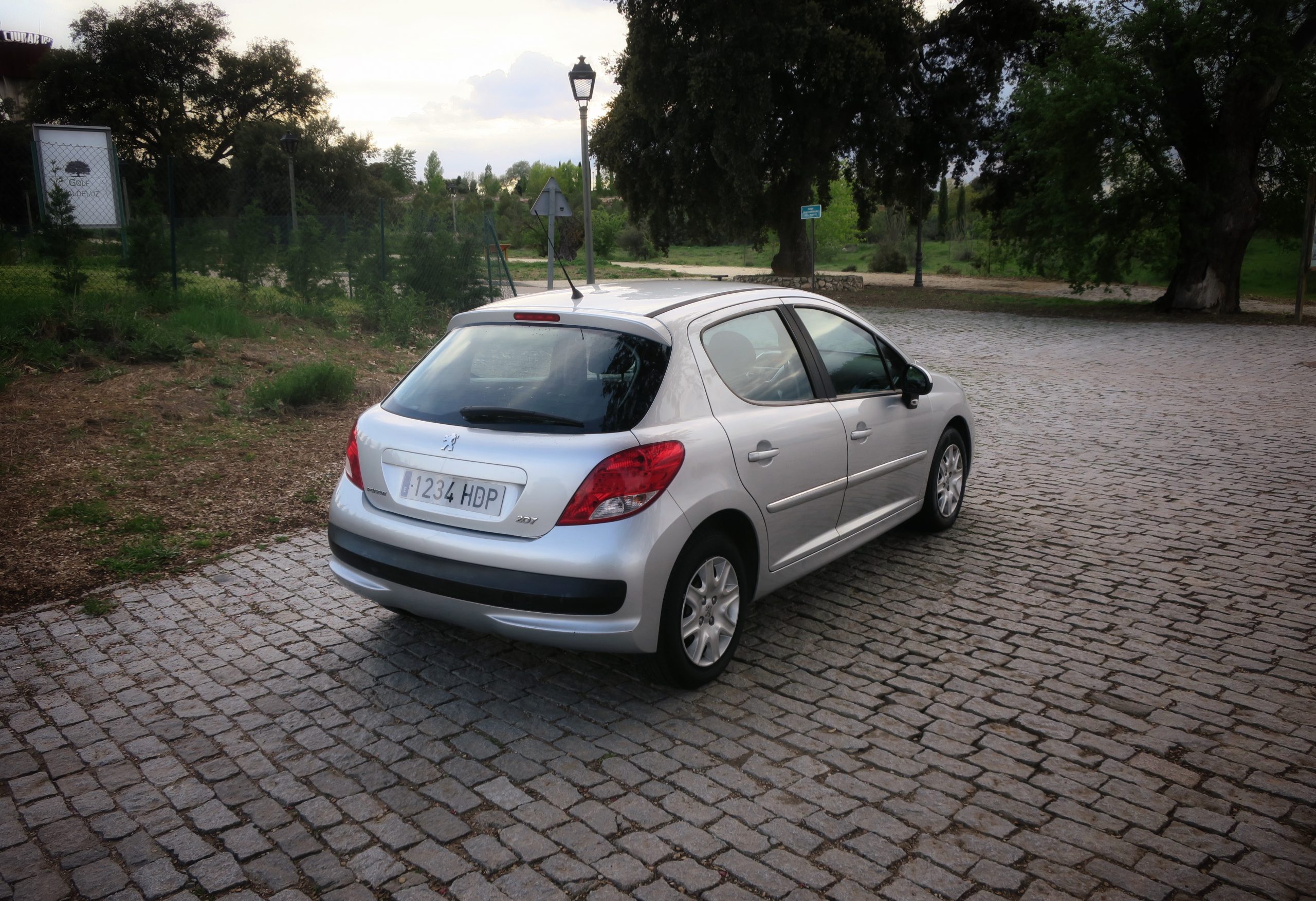 Peugeot 207 Access 1.4 HDi 70CV