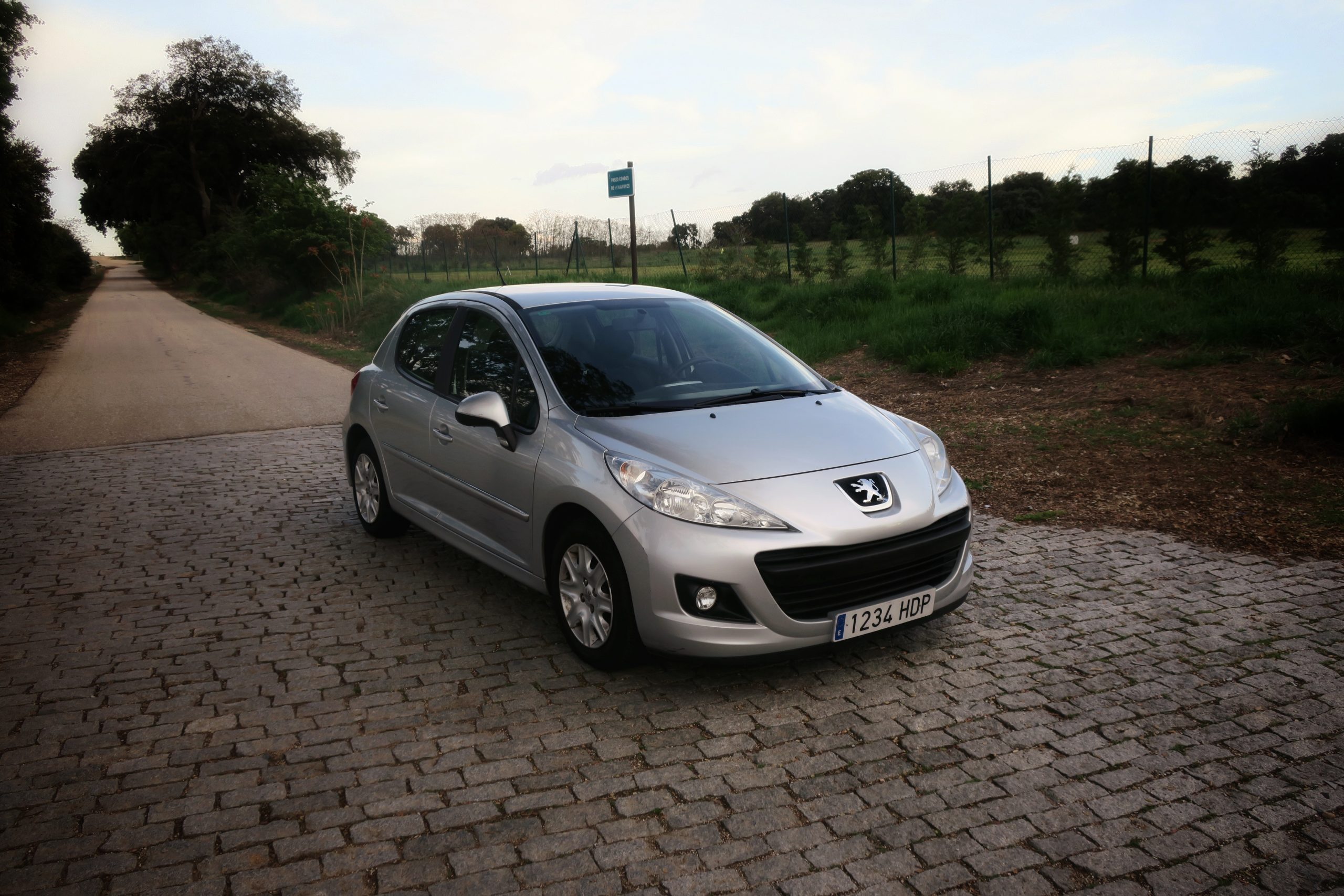 Peugeot 207 Access 1.4 HDi 70CV