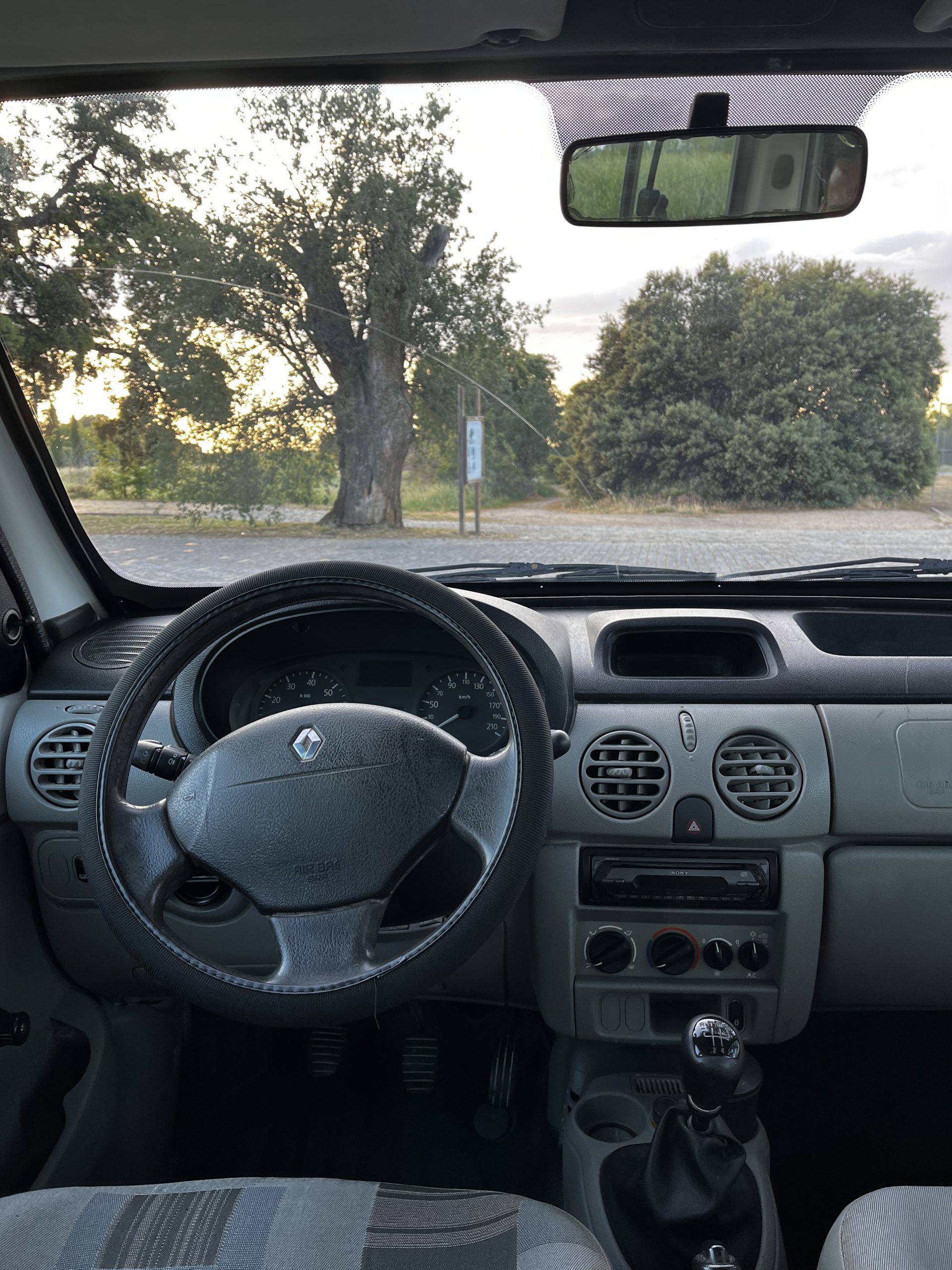 VENDIDO: Renault Kangoo Combi dCi 70cv Pack Authentique