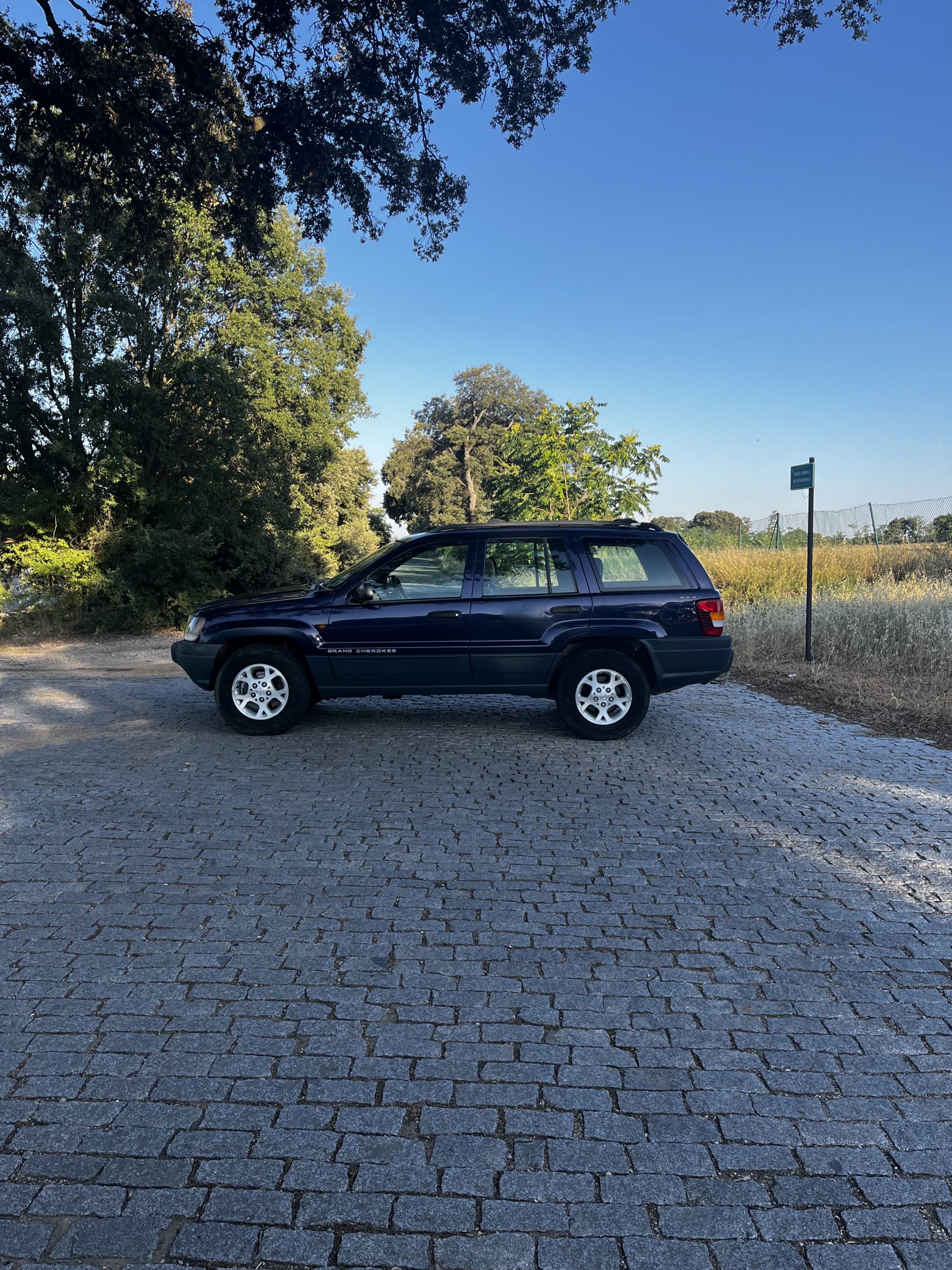 Jeep Grand Cherokee Laredo 4.0 190cv