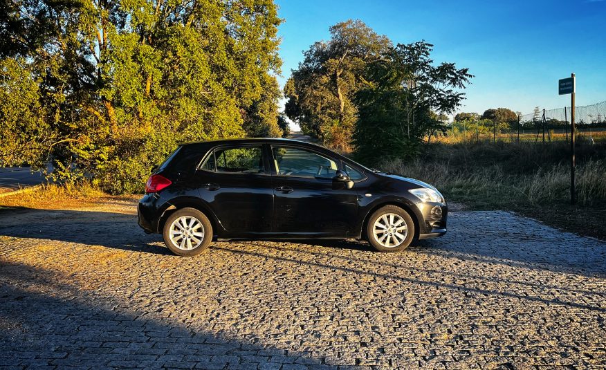 VENDIDO: Toyota Auris Sol 2.0 D-4D 126cv