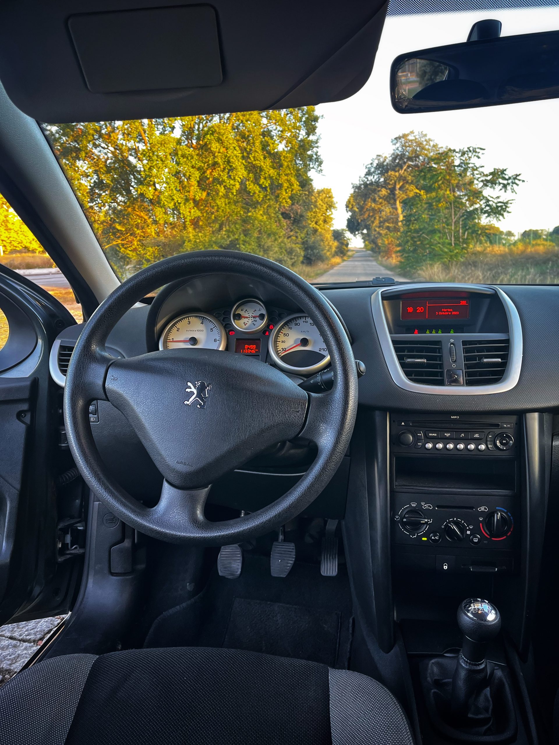 VENDIDO: Peugeot 207 Confort 1.4 VTi 95cv 16v