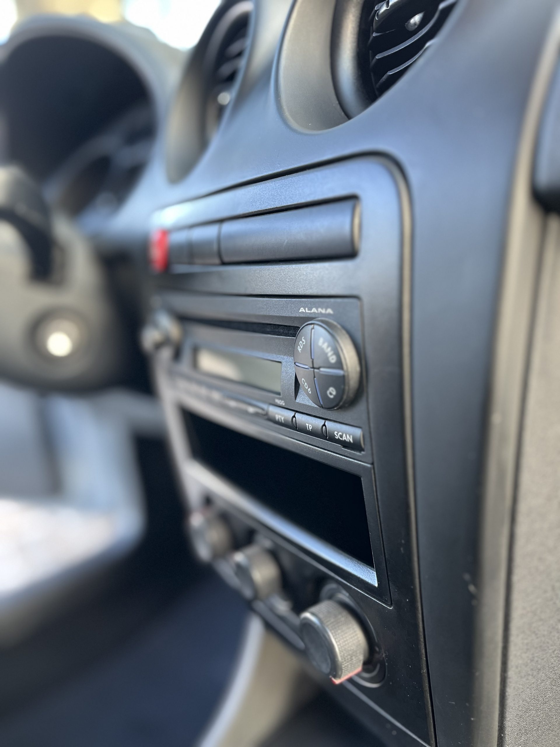 VENDIDO: Seat Ibiza Reference 1.4 TDI 70CV