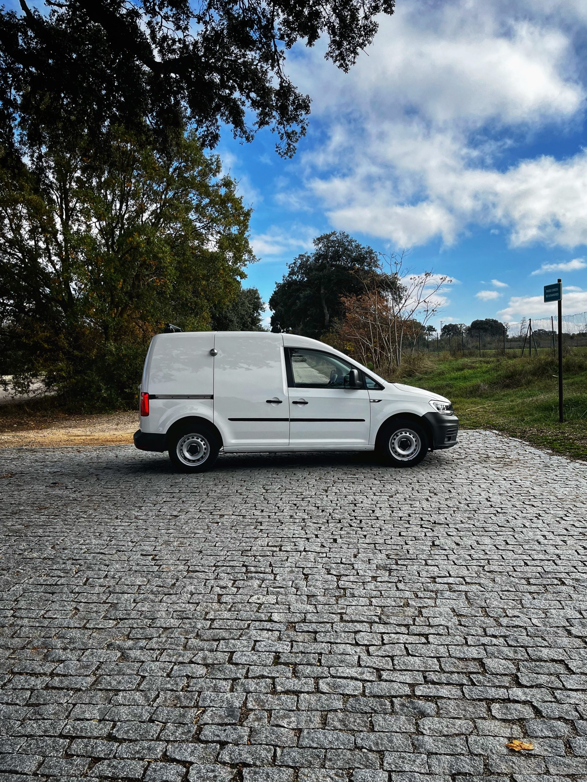 VENDIDA: VOLKSWAGEN CADDY FURGÓN 2.0 TDI 75CV