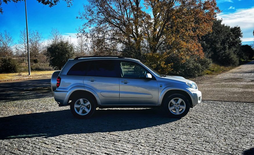 VENDIDO: Toyota Rav4 Sol 2.0 D-4D 116CV 4X4