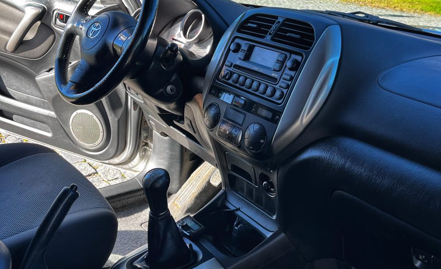 VENDIDO: Toyota Rav4 Sol 2.0 D-4D 116CV 4X4