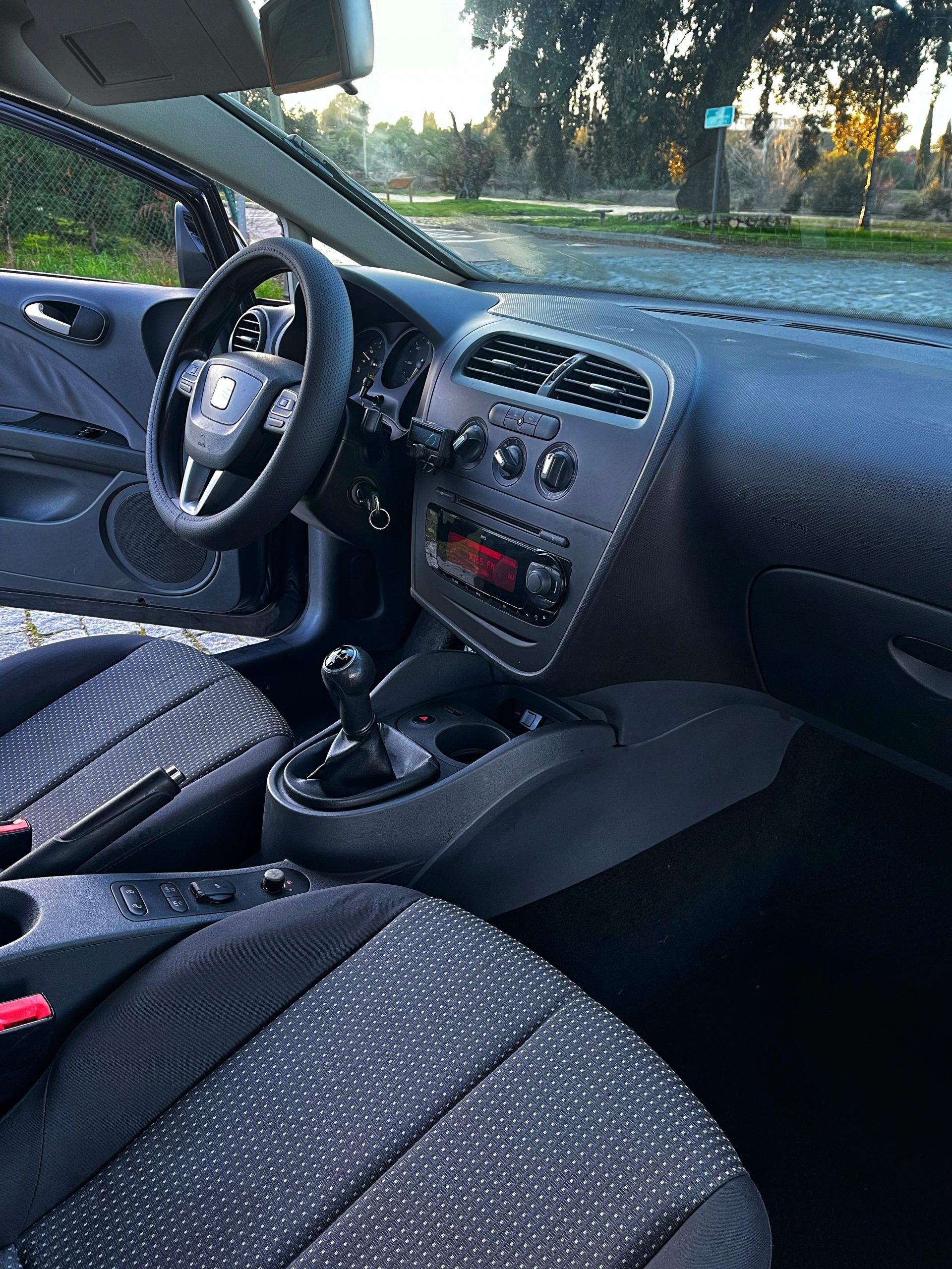 VENDIDO: SEAT LEON REFERENCE 1.6 TDI 105CV