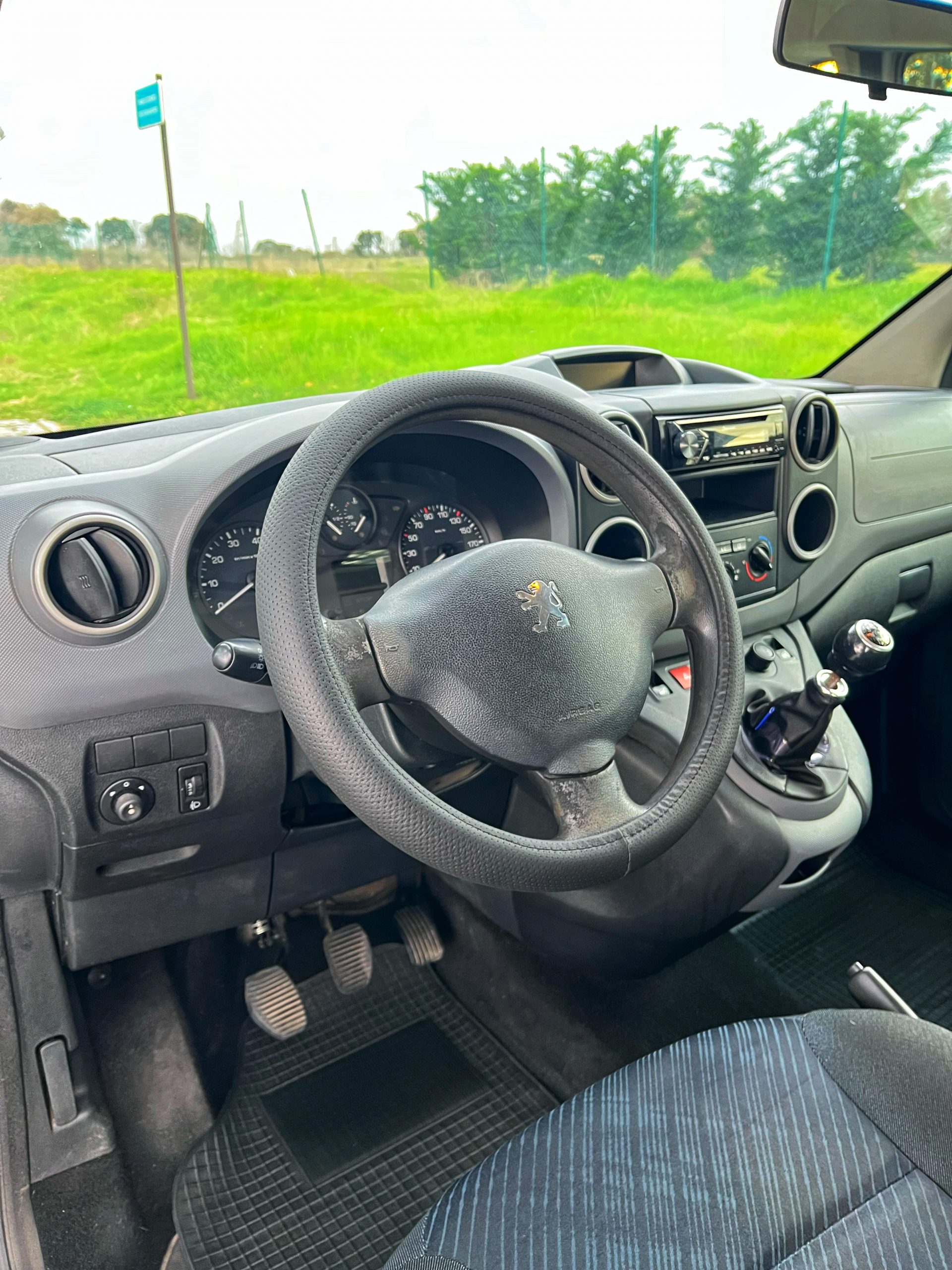 VENDIDO: PEUGEOT PARTNER TEPEE COMBI 1.6 HDI 90CV