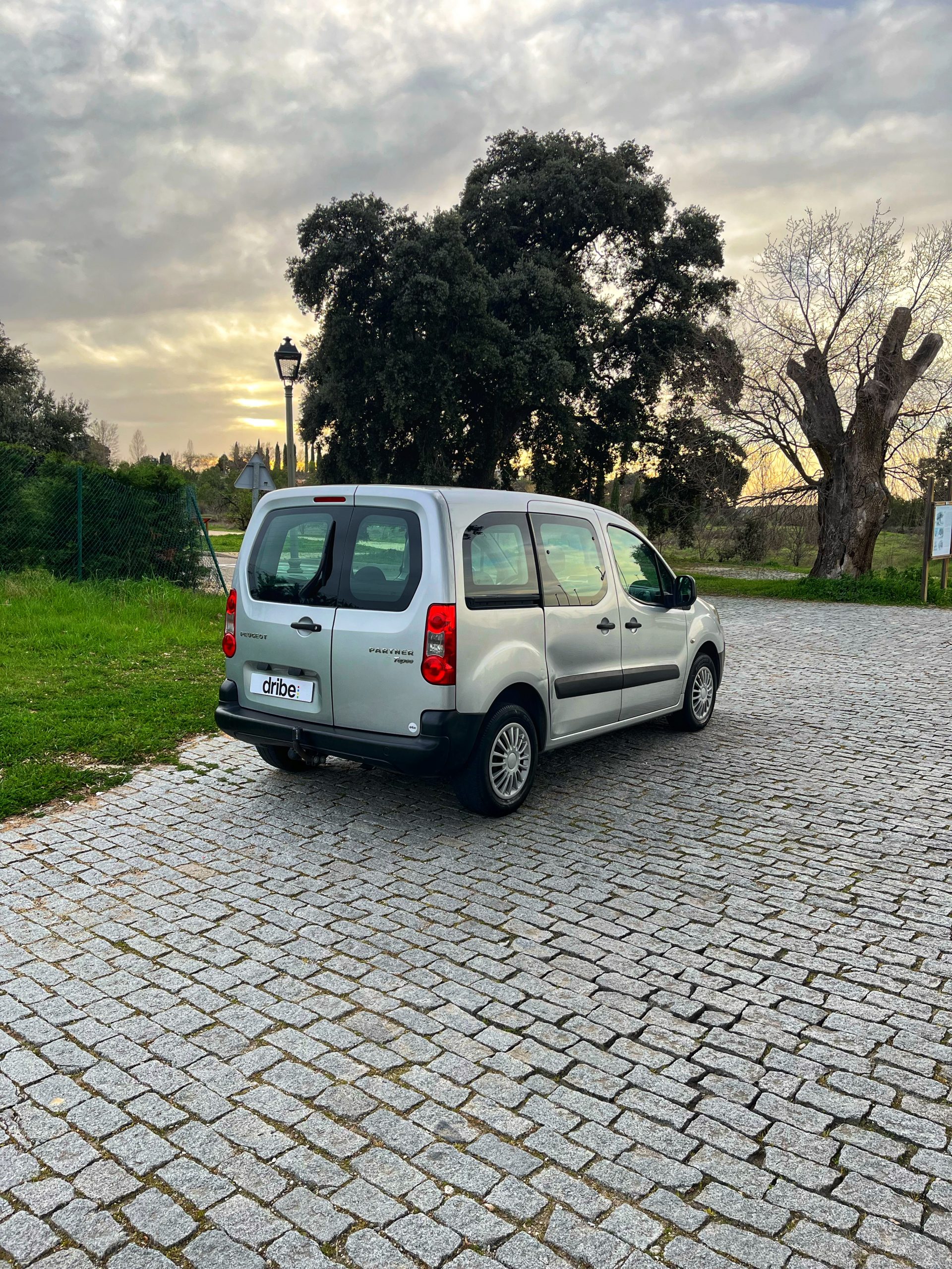 VENDIDO: PEUGEOT PARTNER TEPEE COMBI 1.6 HDI 90CV