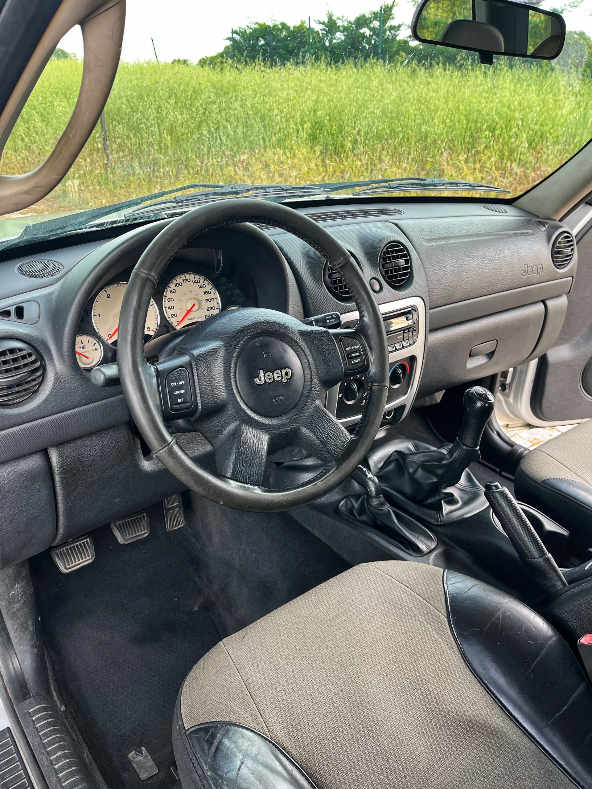 VENDIDO: Jeep Cherokee Sport 2.5CRD 143CV 4X4