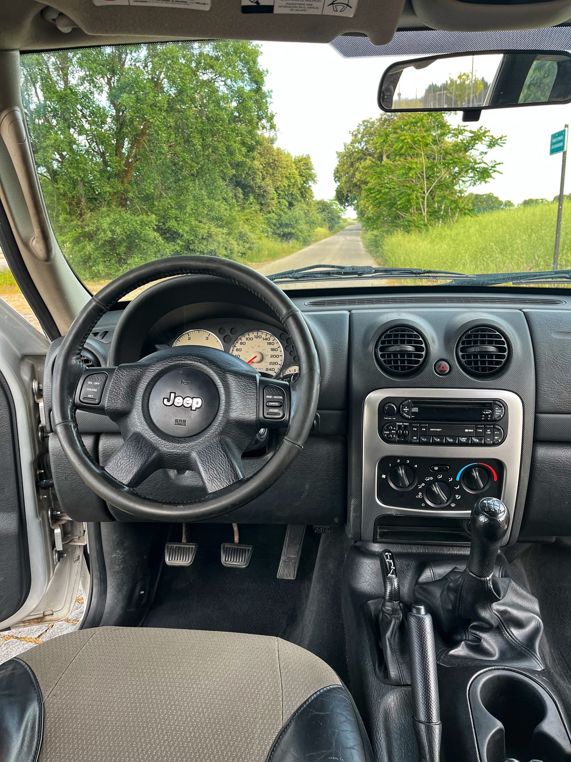 VENDIDO: Jeep Cherokee Sport 2.5CRD 143CV 4X4