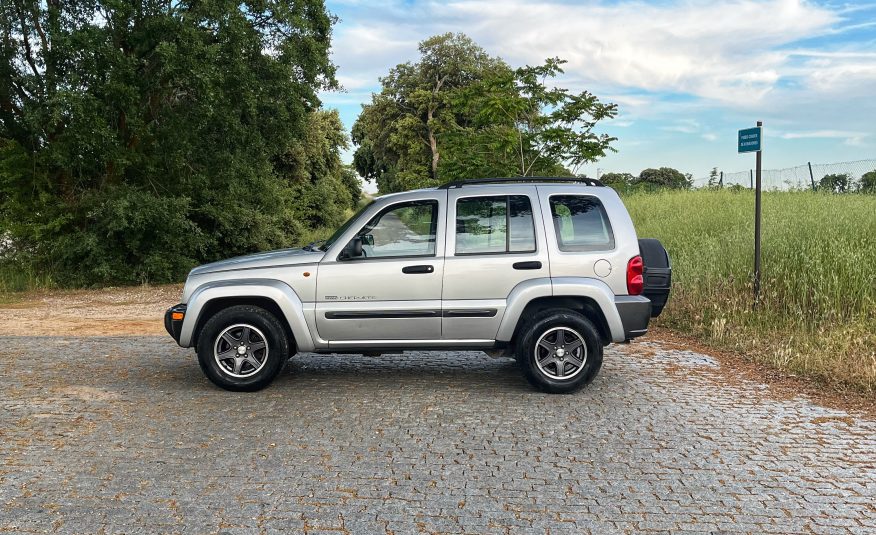 VENDIDO: Jeep Cherokee Sport 2.5CRD 143CV 4X4