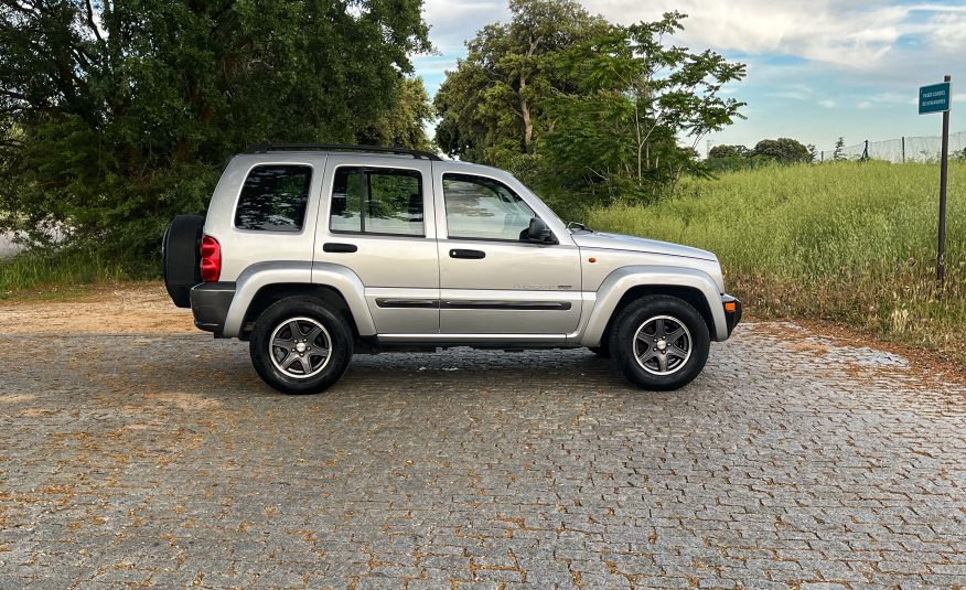 VENDIDO: Jeep Cherokee Sport 2.5CRD 143CV 4X4