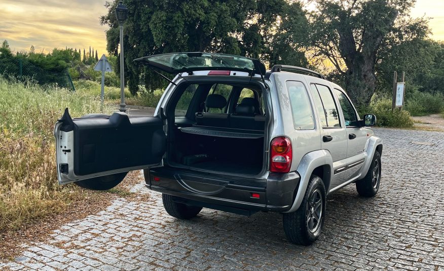 VENDIDO: Jeep Cherokee Sport 2.5CRD 143CV 4X4