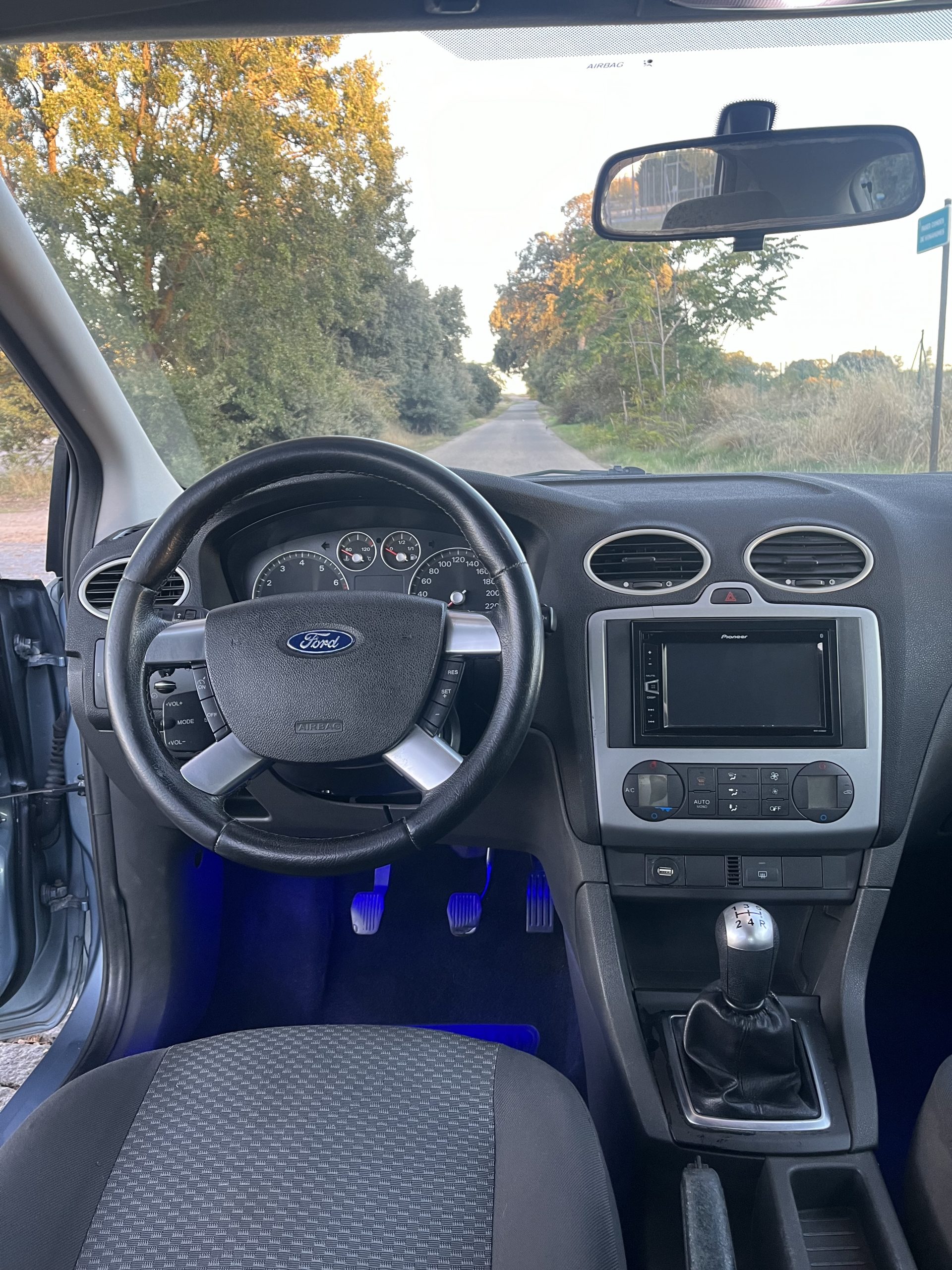 VENDIDO: FORD FOCUS TREND 1.6 100CV