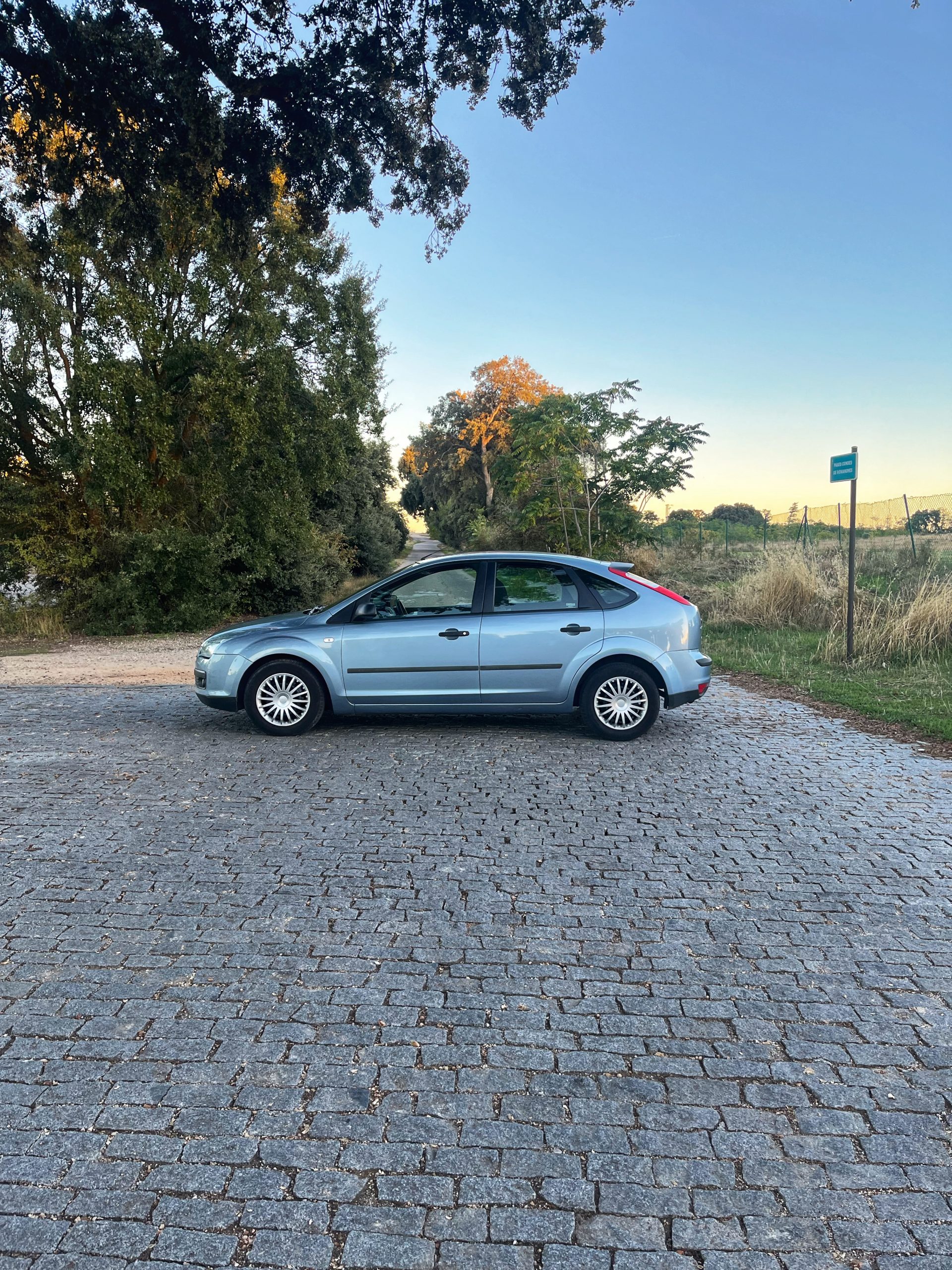 VENDIDO: FORD FOCUS TREND 1.6 100CV