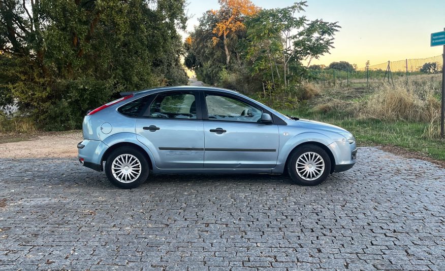 VENDIDO: FORD FOCUS TREND 1.6 100CV
