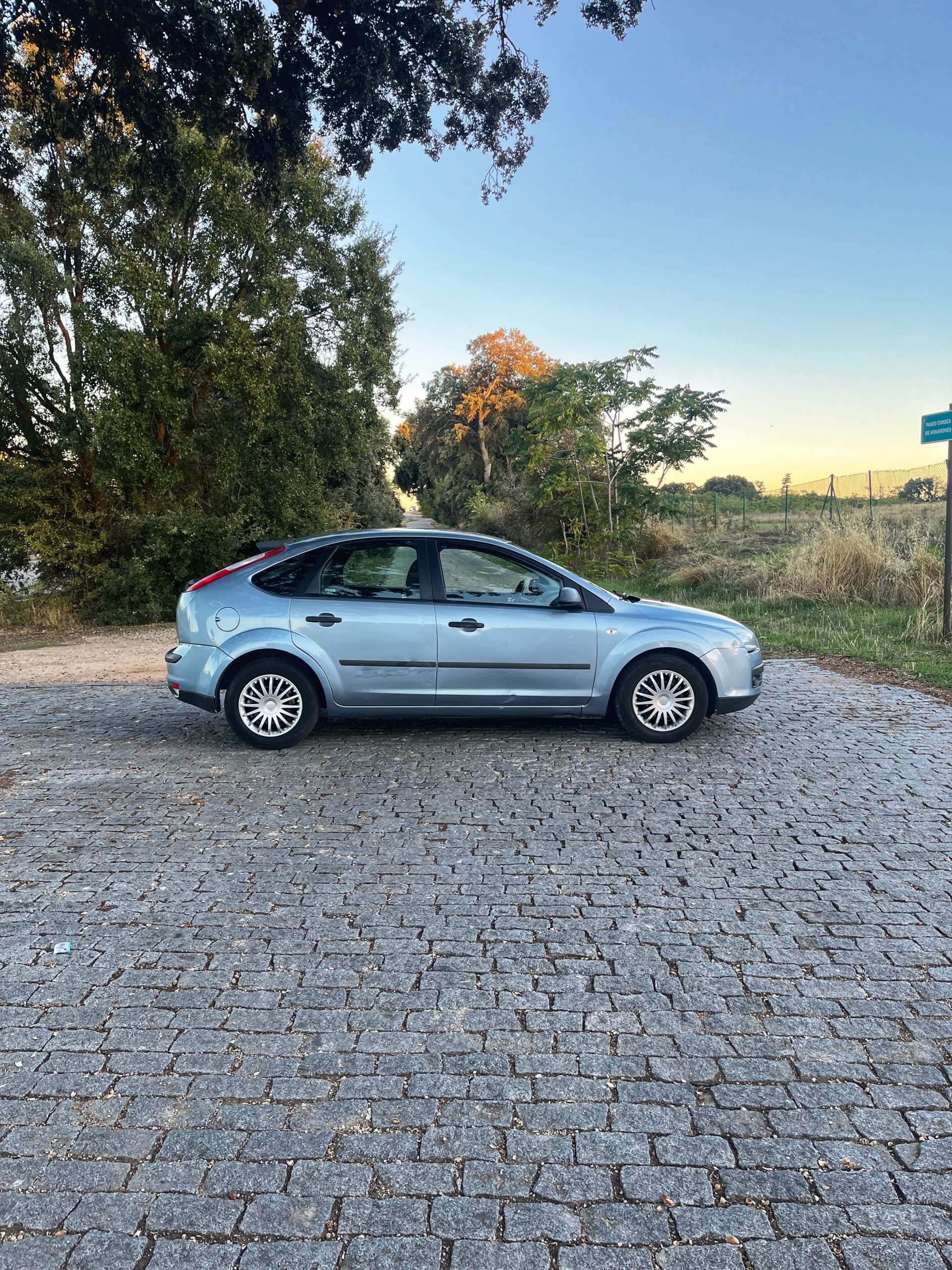 VENDIDO: FORD FOCUS TREND 1.6 100CV