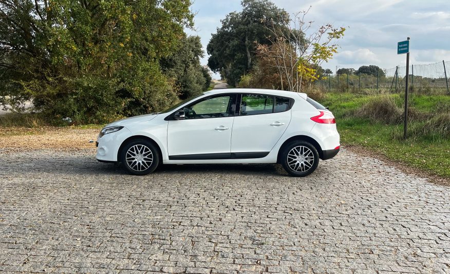VENDIDO: RENAULT MEGANE EMOTION 1.6 110cv