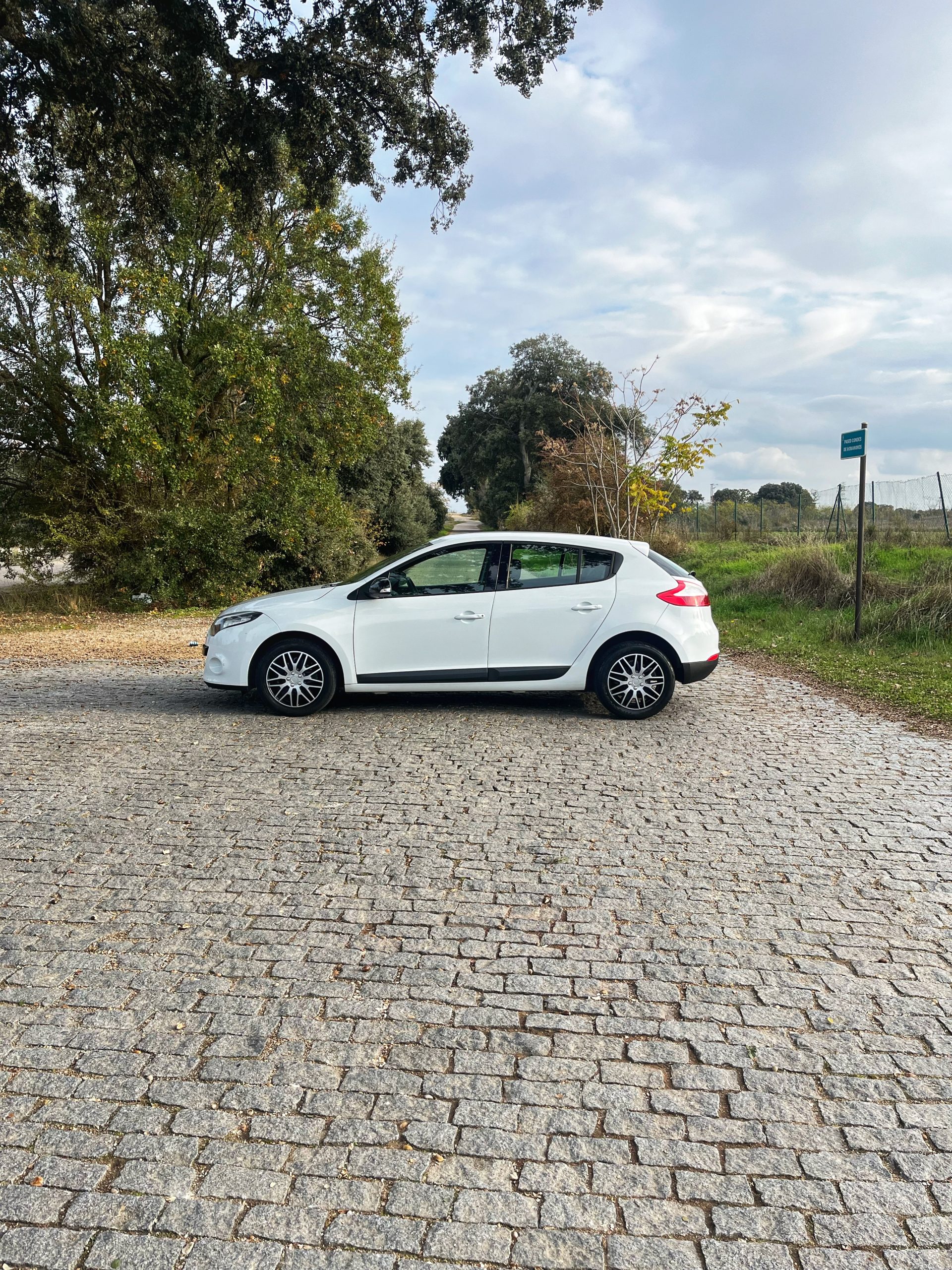 VENDIDO: RENAULT MEGANE EMOTION 1.6 110cv