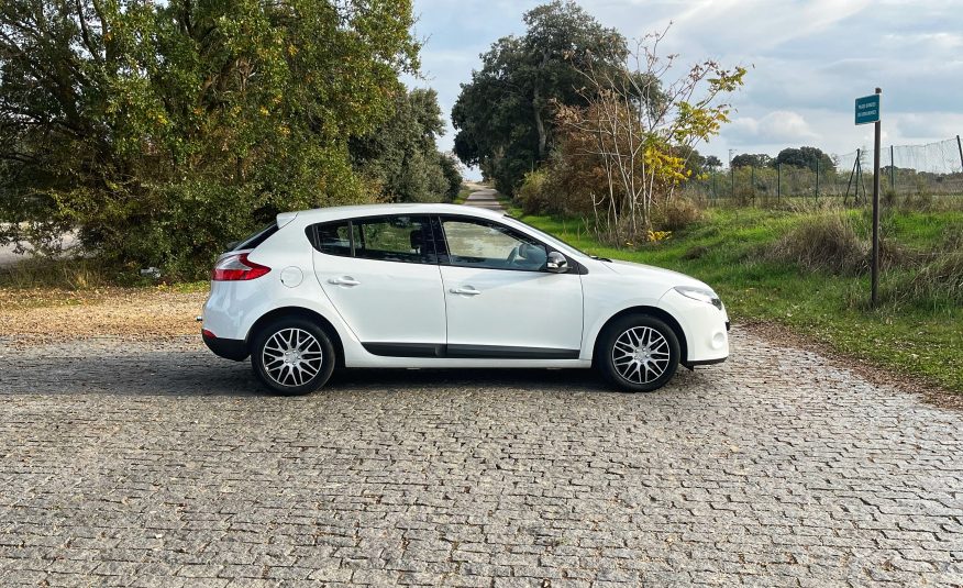VENDIDO: RENAULT MEGANE EMOTION 1.6 110cv