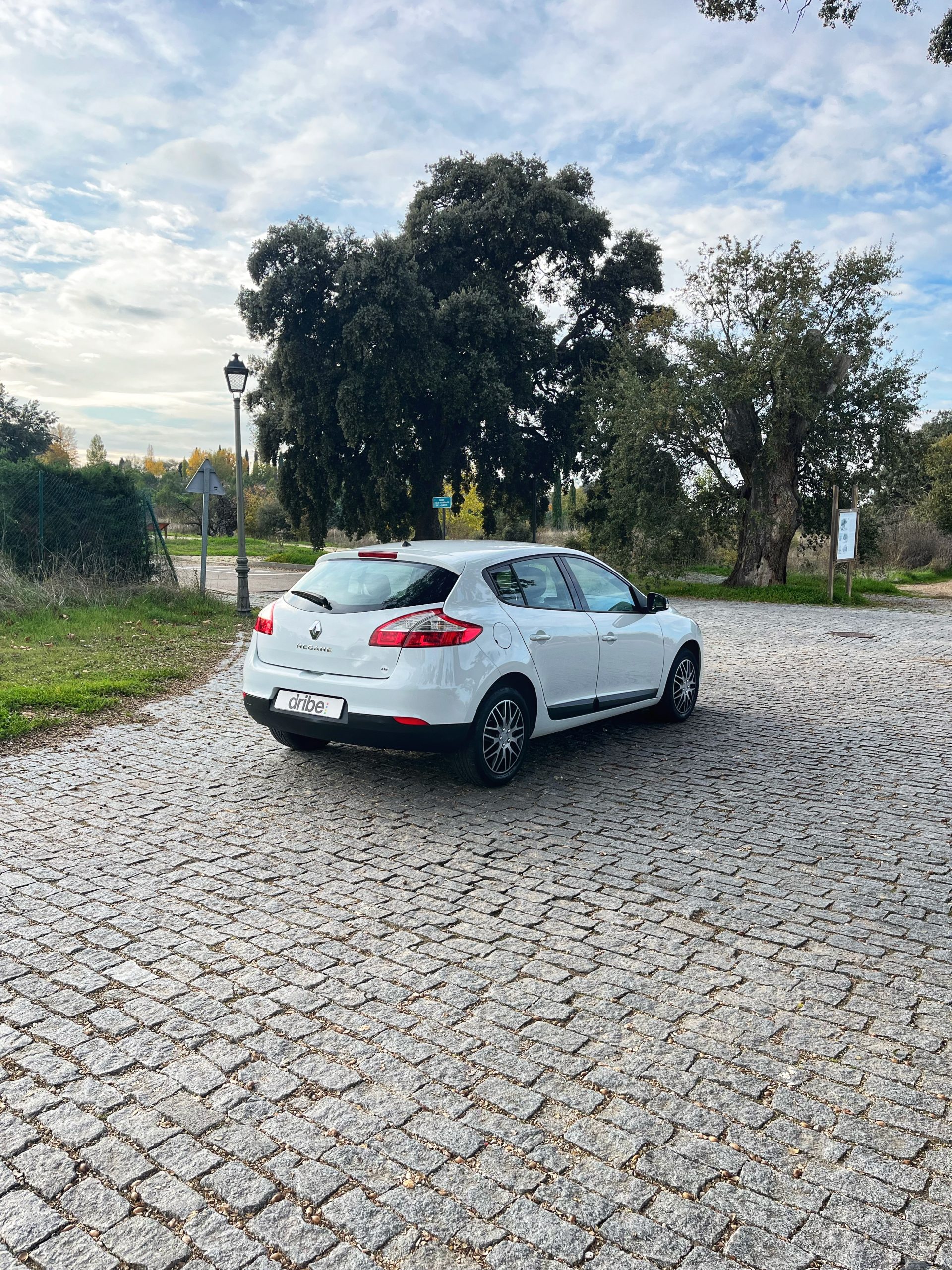 VENDIDO: RENAULT MEGANE EMOTION 1.6 110cv