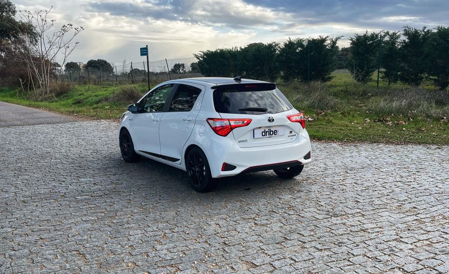 TOYOTA YARIS 100h GR SPORT