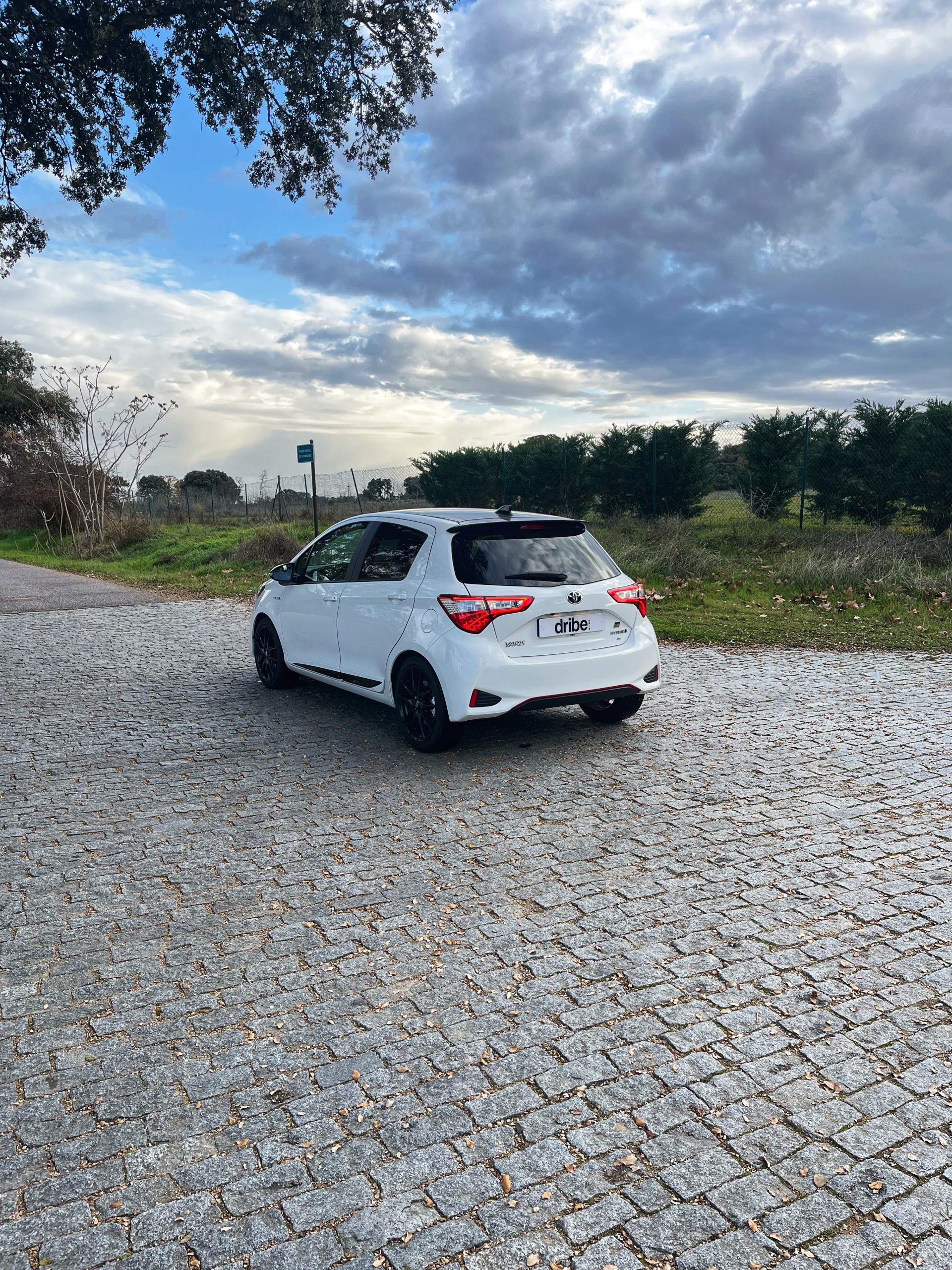 TOYOTA YARIS 100h GR SPORT
