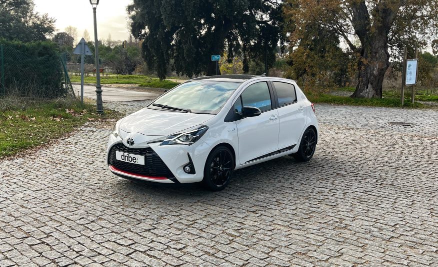 TOYOTA YARIS 100h GR SPORT