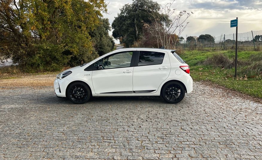 TOYOTA YARIS 100h GR SPORT