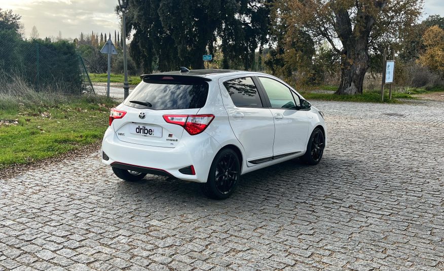 TOYOTA YARIS 100h GR SPORT