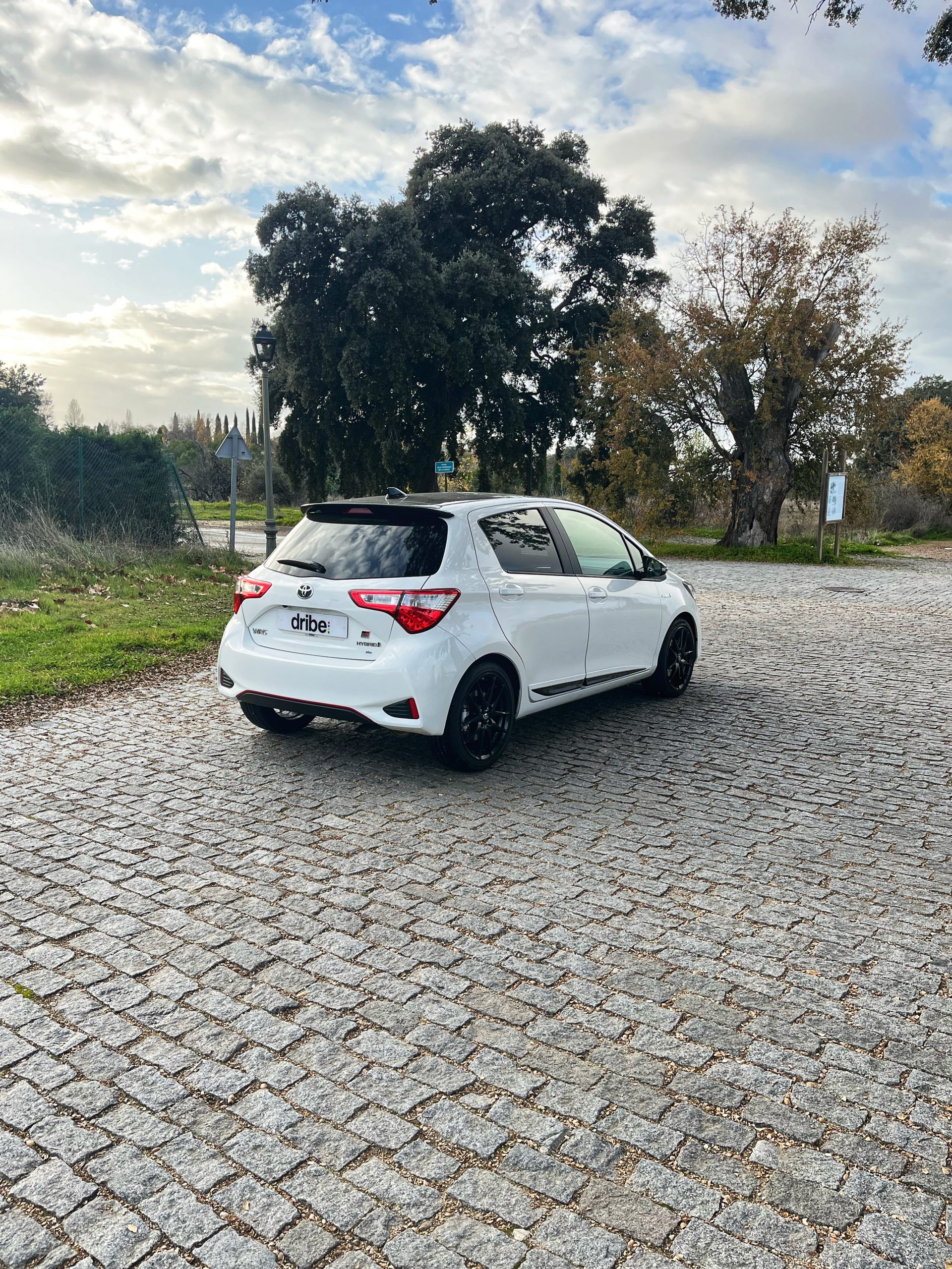 TOYOTA YARIS 100h GR SPORT