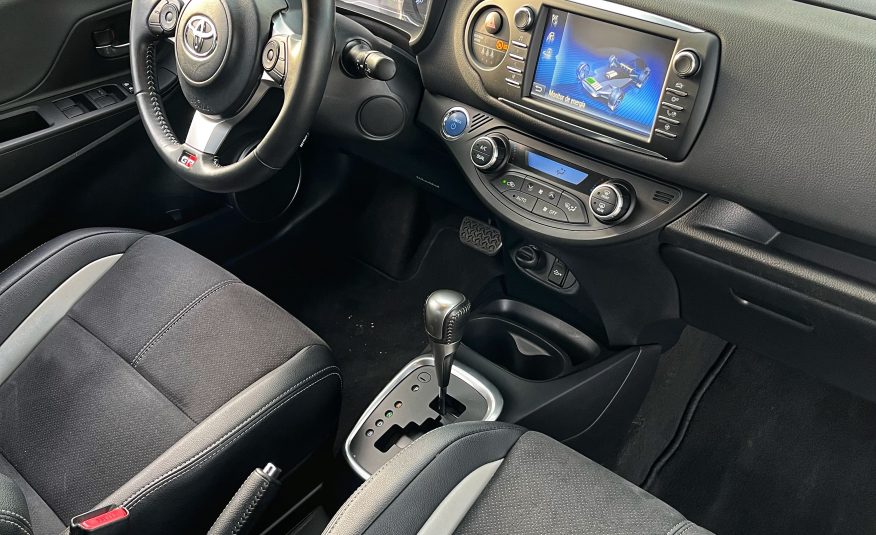 TOYOTA YARIS 100h GR SPORT