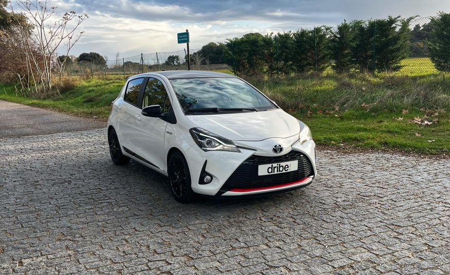 TOYOTA YARIS 100h GR SPORT