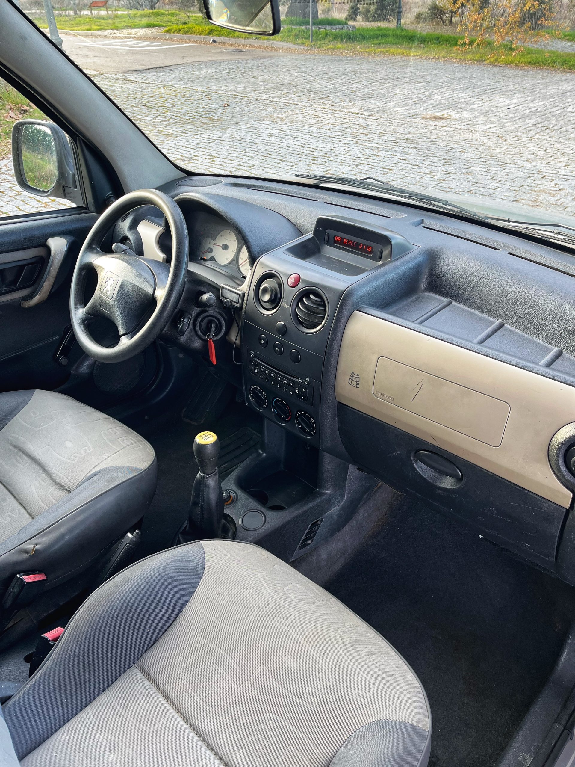 VENDIDA: PEUGEOT PARTNER TOTEM 1.9D 70CV