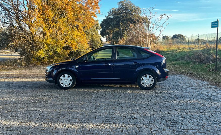 VENDIDO: FORD FOCUS TREND 1.6 100CV
