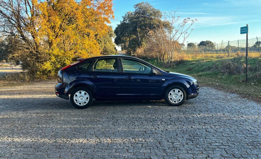 VENDIDO: FORD FOCUS TREND 1.6 100CV