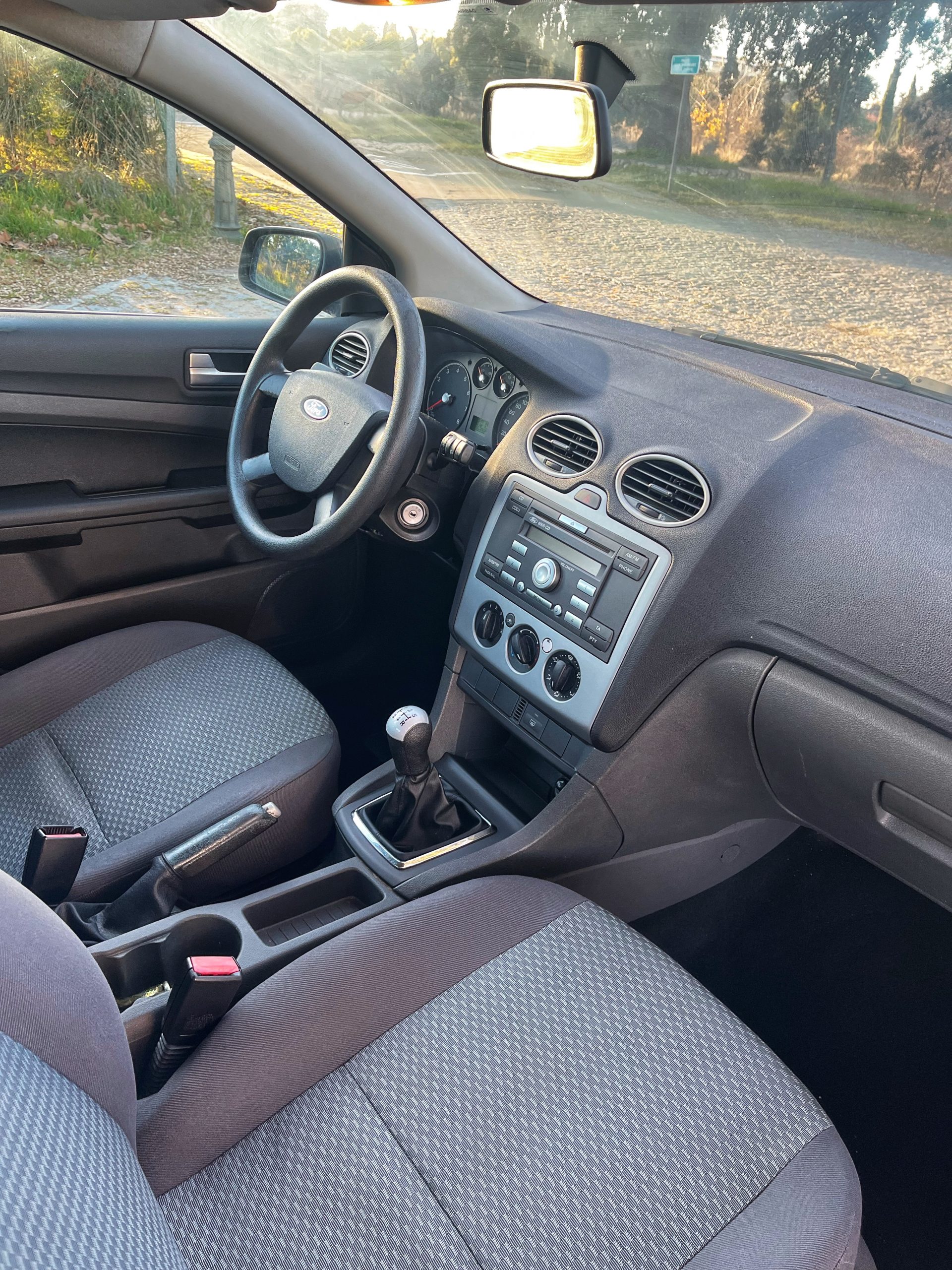 VENDIDO: FORD FOCUS TREND 1.6 100CV