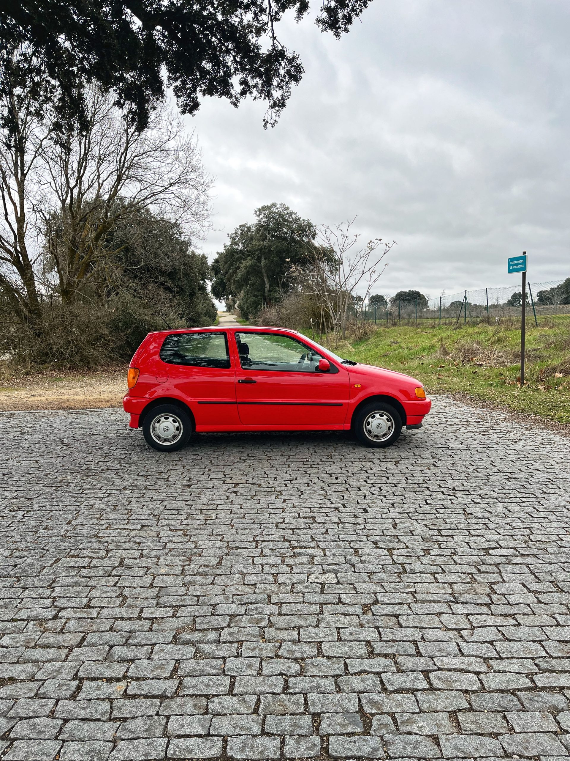VENDIDO: VOLKSWAGEN POLO 1.0 50CV
