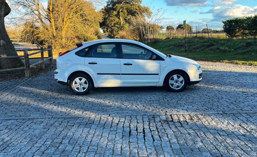VENDIDO: FORD FOCUS AMBIENTE 1.6 100CV