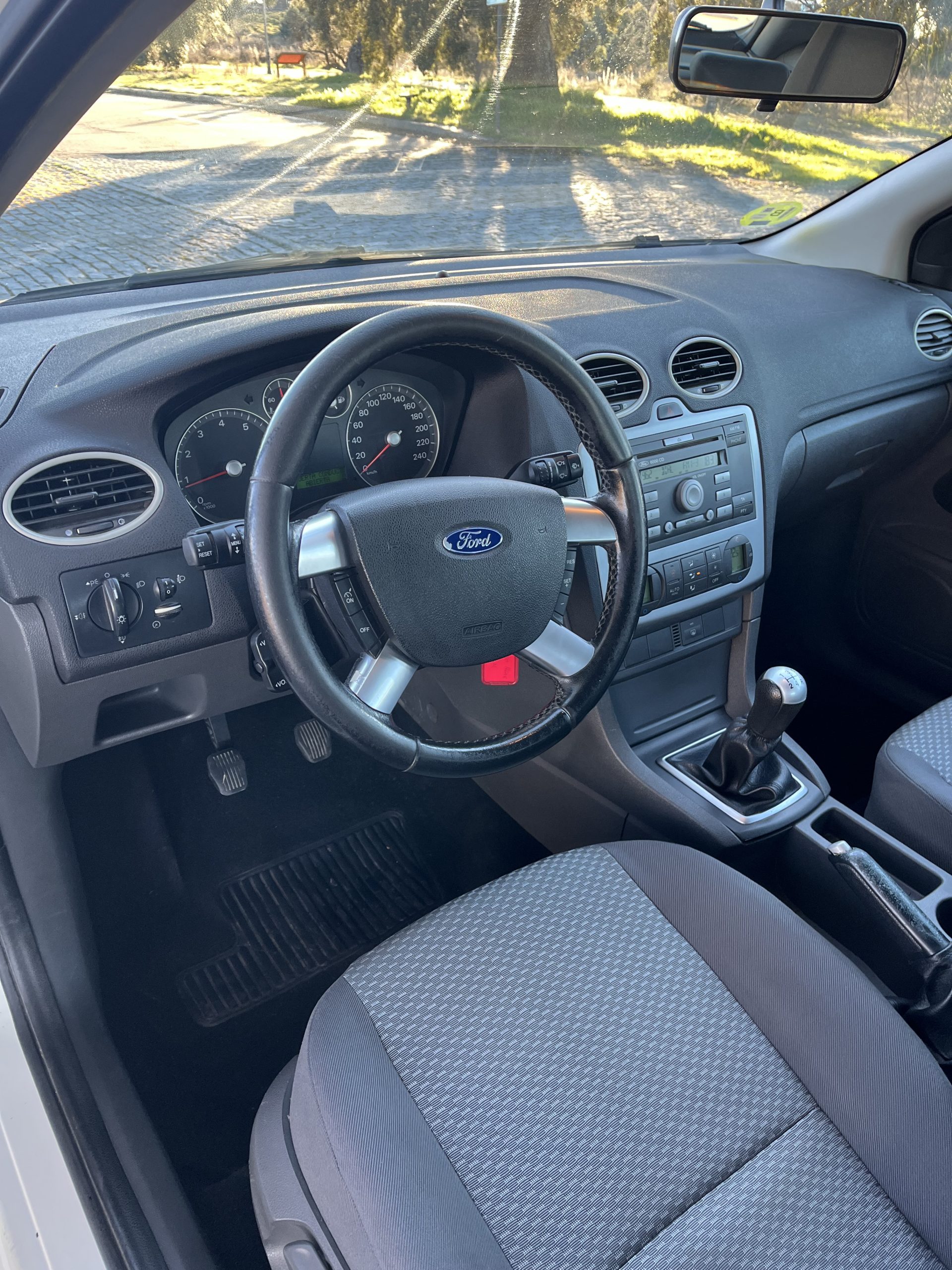 VENDIDO: FORD FOCUS AMBIENTE 1.6 100CV