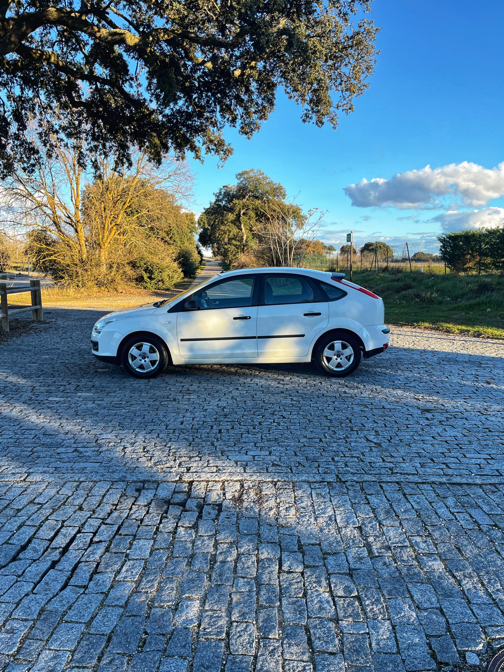 VENDIDO: FORD FOCUS AMBIENTE 1.6 100CV