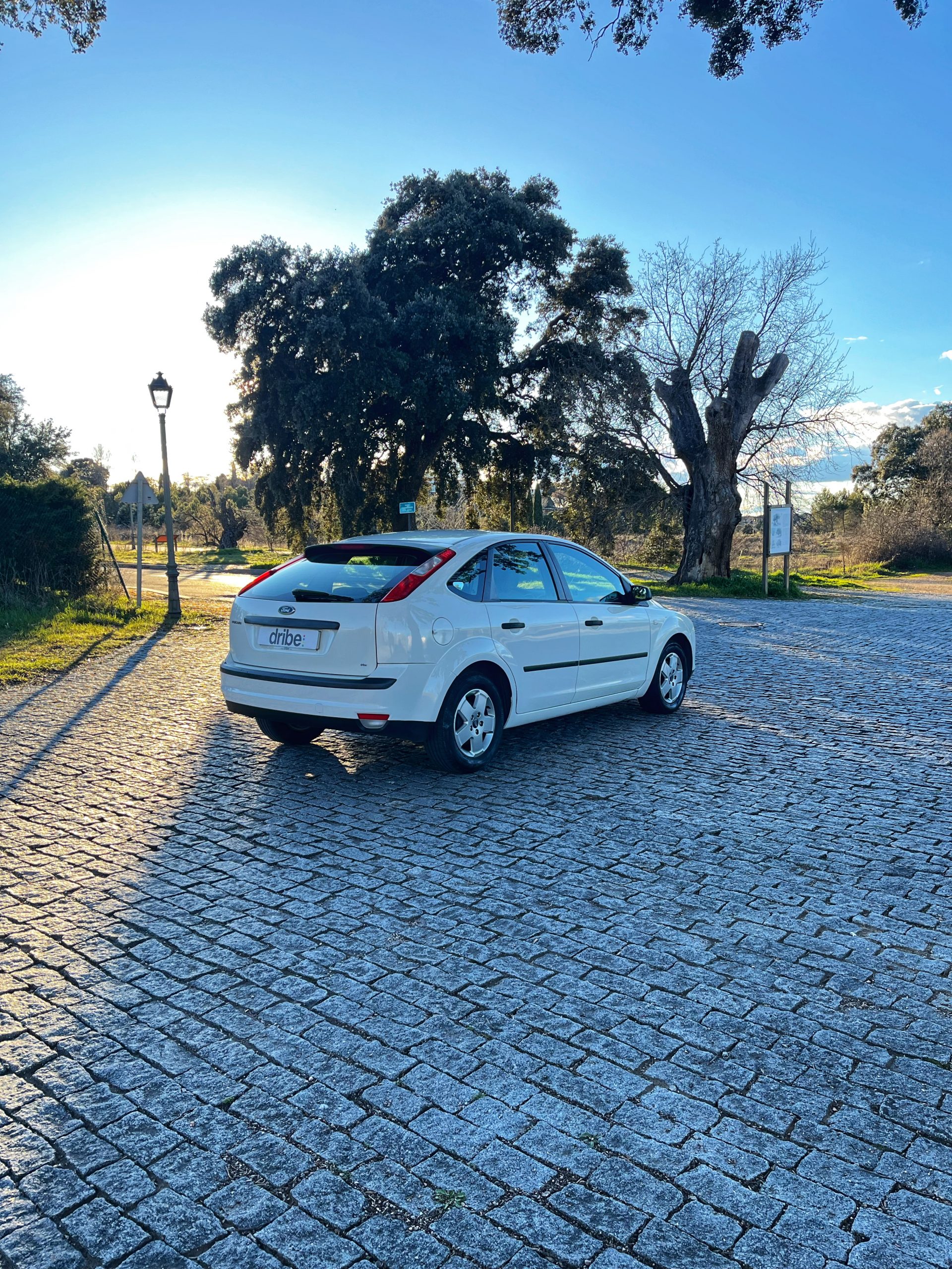 VENDIDO: FORD FOCUS AMBIENTE 1.6 100CV