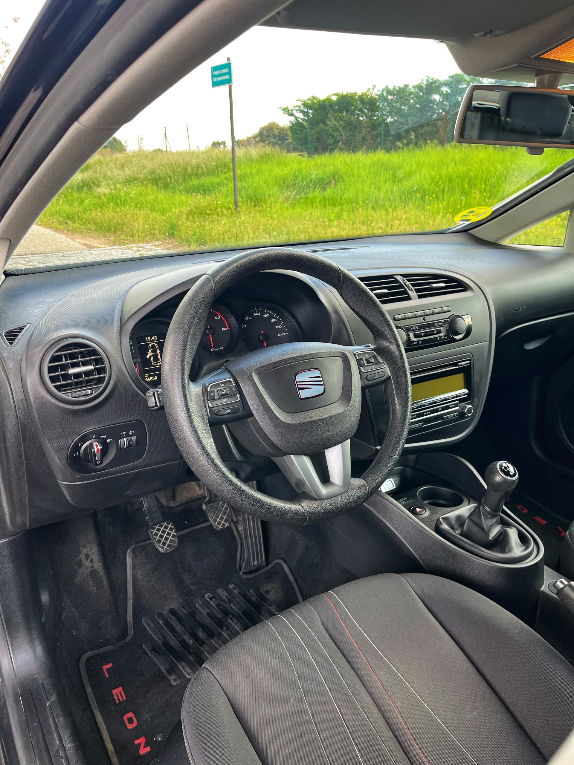 VENDIDO: SEAT LEON STYLE COPA 1.6 TDI 105CV