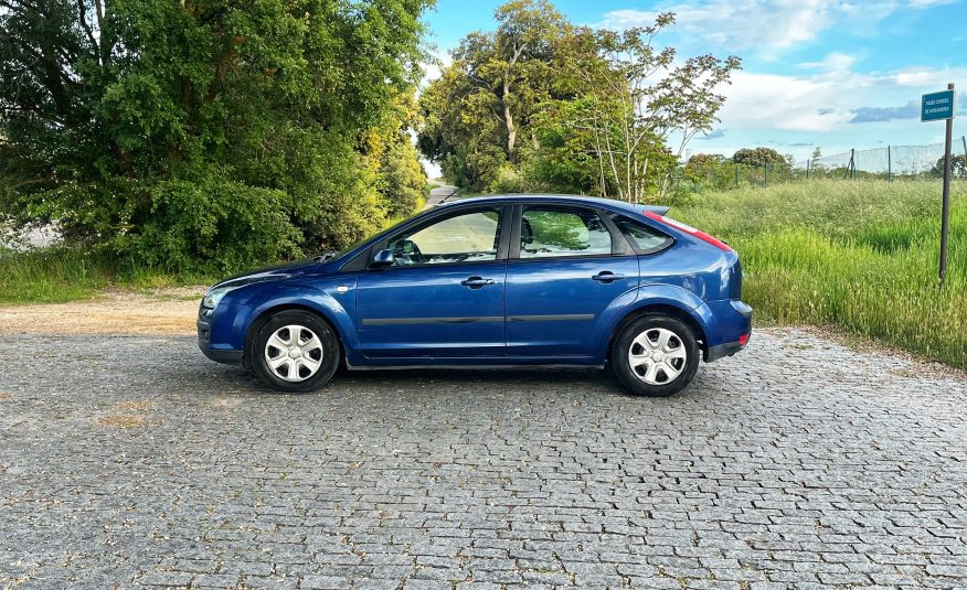 VENDIDO: FORD FOCUS TREND 1.6 100CV