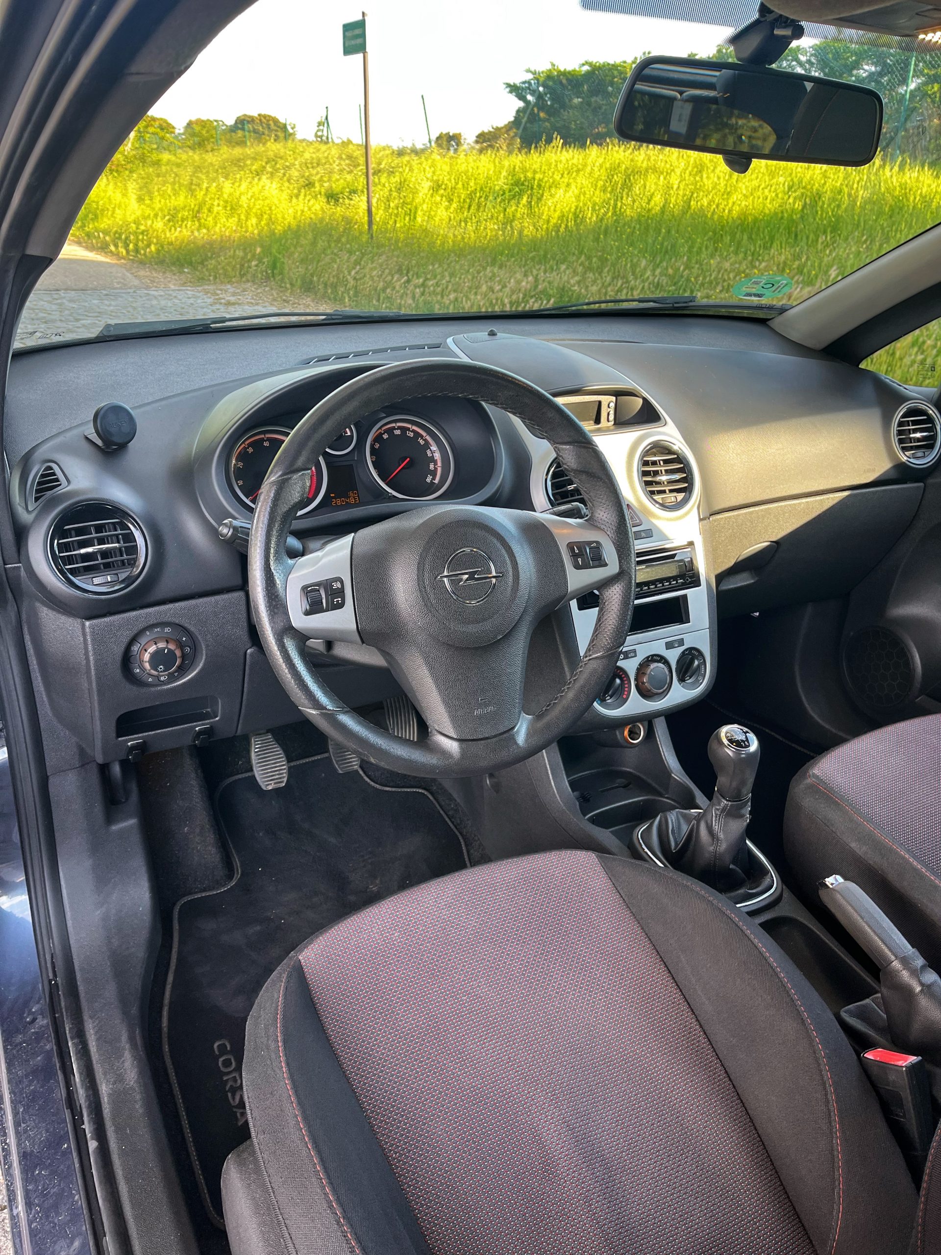 VENDIDO: OPEL CORSA SPORT 1.4 90CV